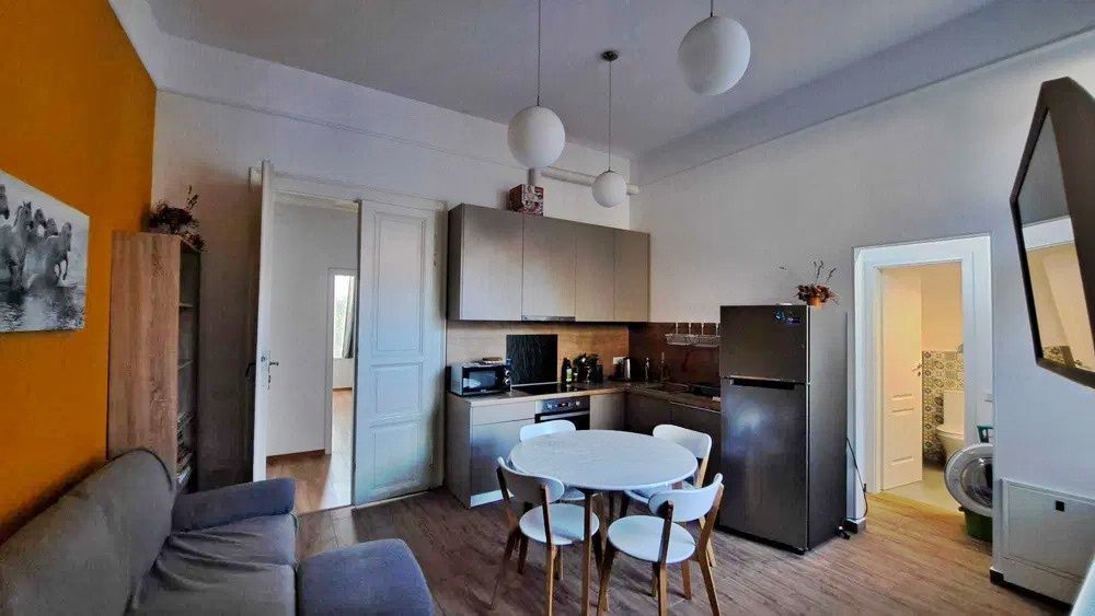 Inchiriere 3 camere  ultracentral, str. Ep.Mihai Pavel, Oradea - Poză 1