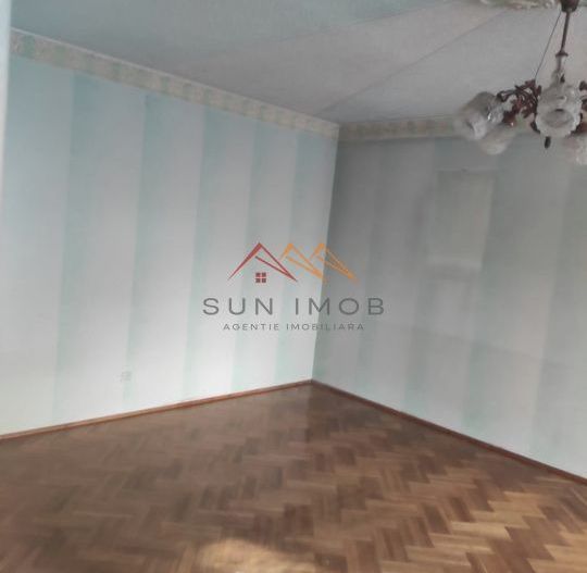 Casa D+P+E, an 1980, teren 285 m2, zona foarte buna, Campina, Prahova - Poză 4