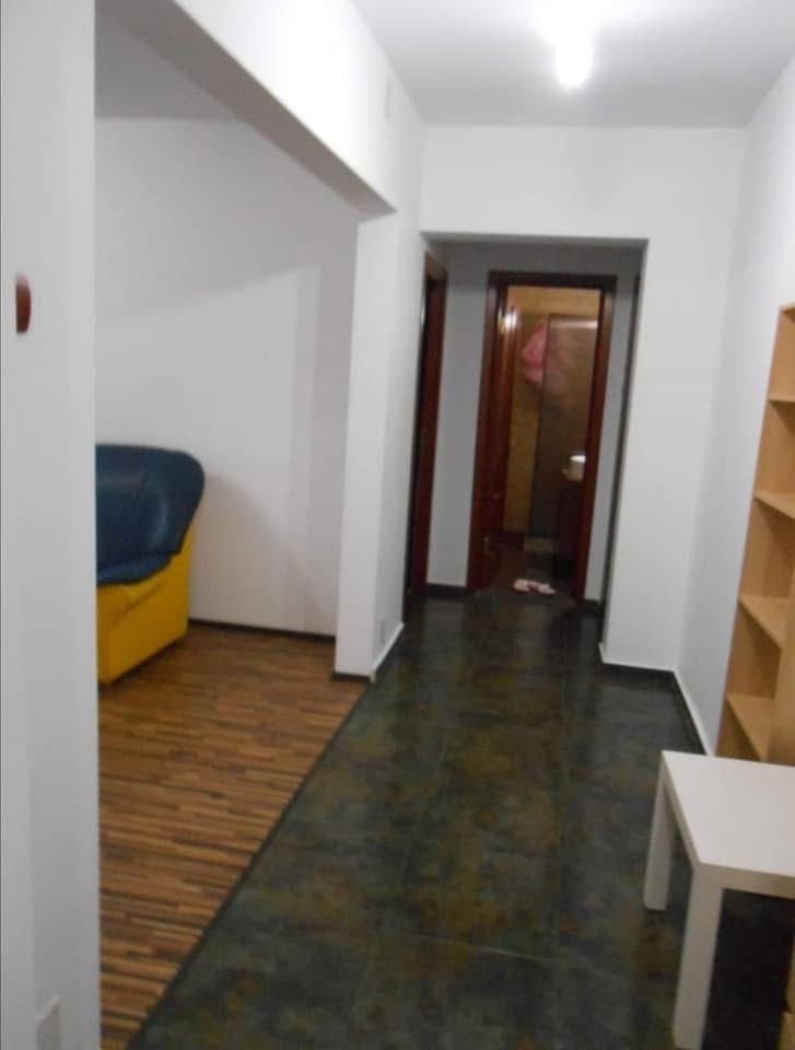 Apartament 3 camere,90 mp, balcon 15 mp, acces direct catre IOR - Poză 4
