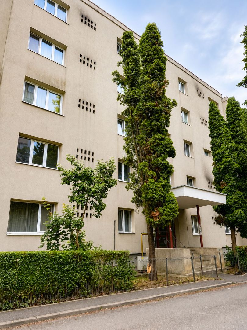 Apartament 3 camere, 63 mp, logie și boxă - Poză 1