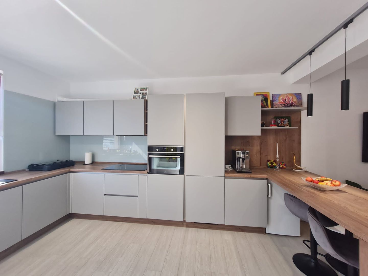 Duplex minimalist cu piscina - Poză 3