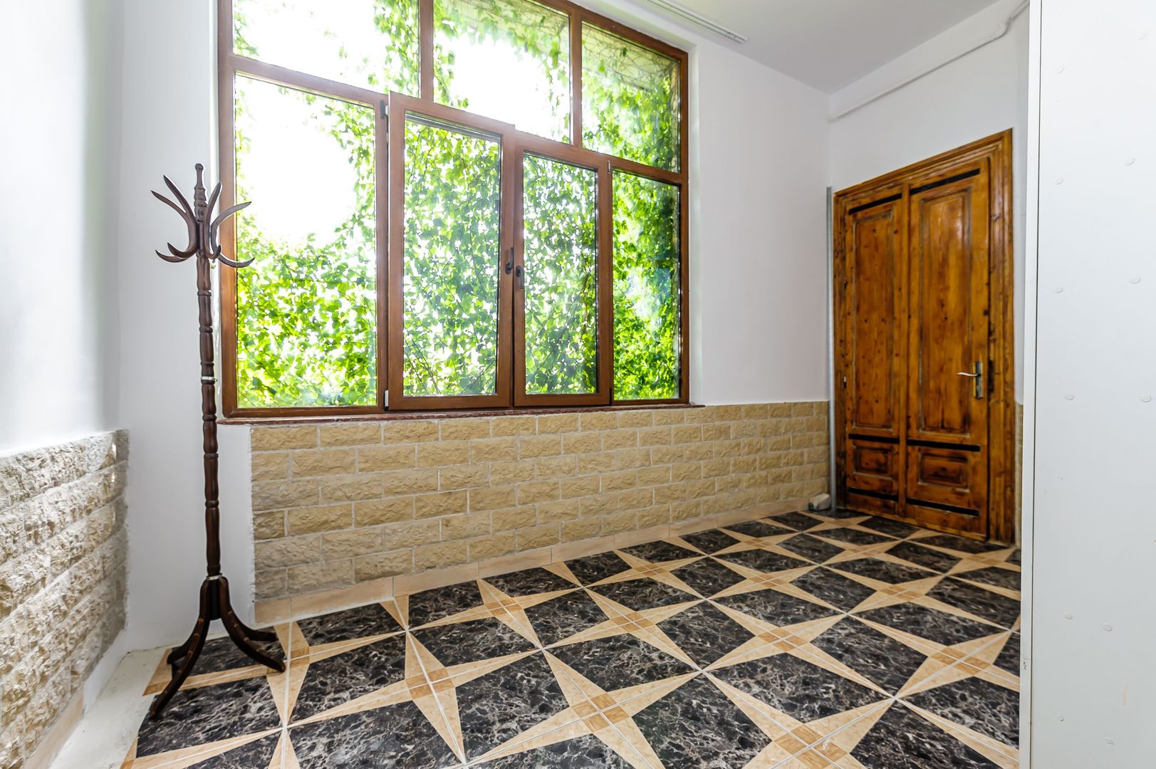 Apartament în Palatul Bohuș, lângă Teatrul de Stat. - Poză 5