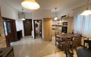 Apartament 3 camere, garaj si boxa - zona Centrala-Prefectura - Poză 2