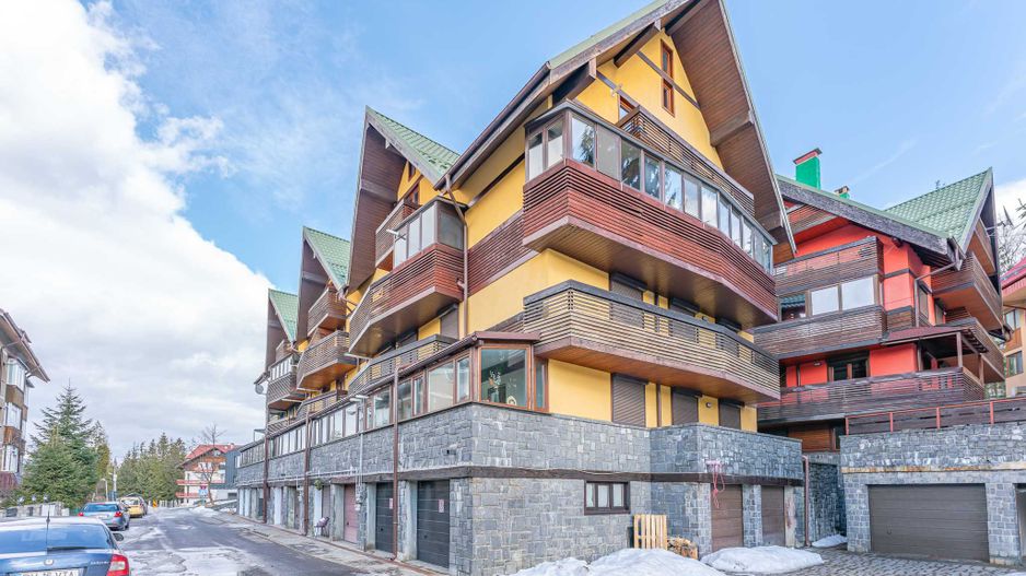 Apartament cu două dormitoare în Predeal, aproape de Pârtia Clăbucet - Poză 1