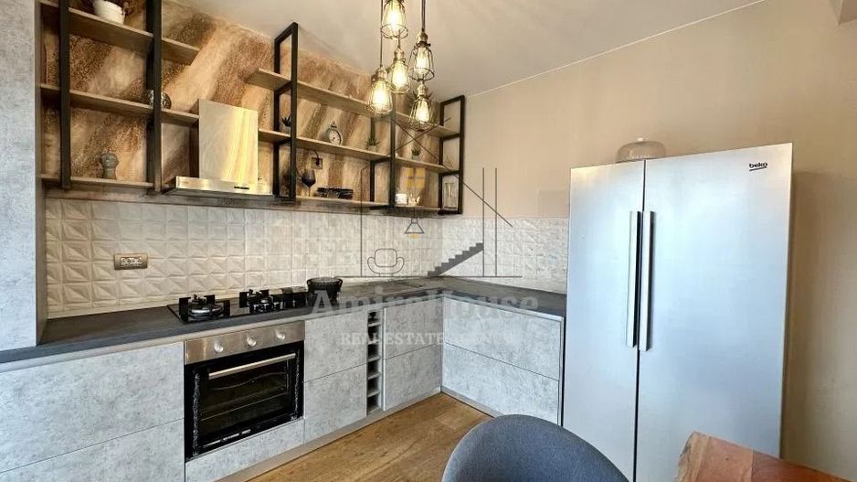 Apartament 3 camere in imobil tip vila, 79 mp, garaj, curte comuna, Gruia - Poză 5