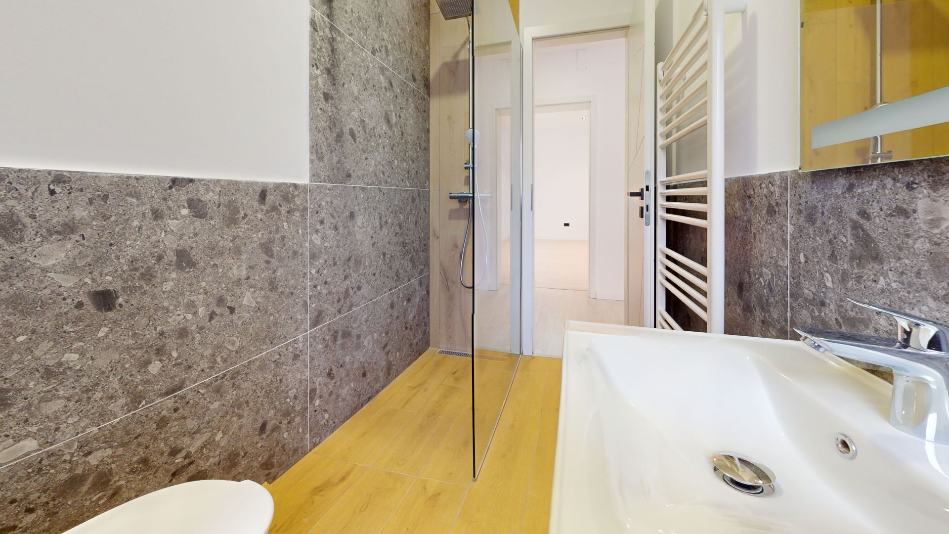 Apartament in vila zona centrala - Poză 23