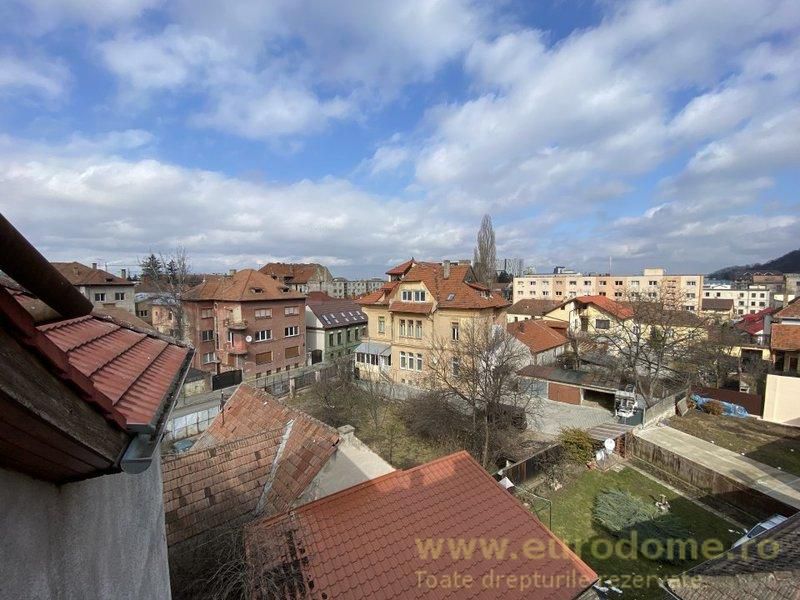 Vanzare Apartament in casa 4 Patria - Poză 2