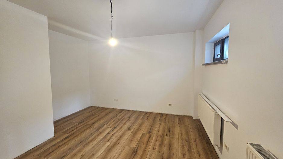 Apartament nemobilat - ideal spatiu comercial - Poză 4