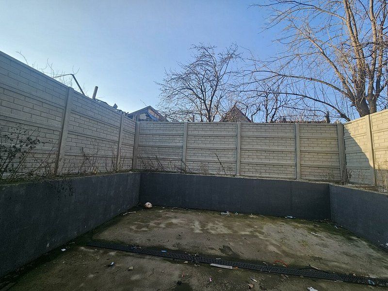 Apartament 2 cam nemobilat  si curte proprie - Poză 4