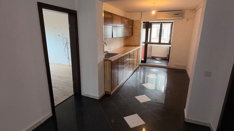 Apartament 4 camere de vanzare Crângași - Poză 23