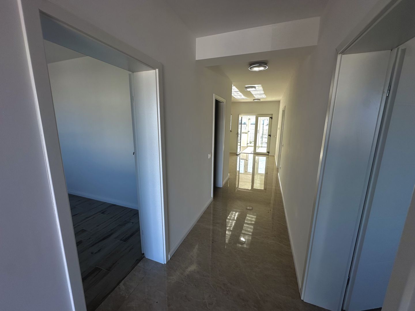 Casa nouă premium - la intrare în Sântandrei, garaj - Poză 5