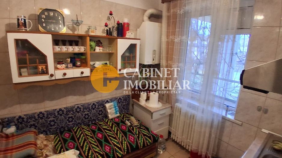 2 camere,  Decomandat, parter, zona Copou Iasi - Poză 3