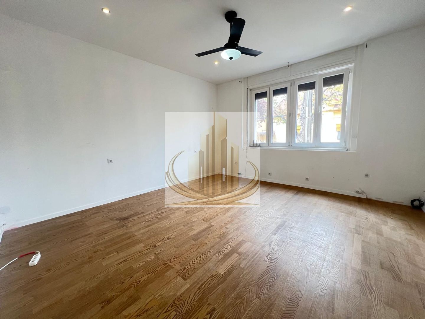 Apartament la Casă, Curte Privată, Bucătărie de Vară, Renovat, Lipovei - Poză 1