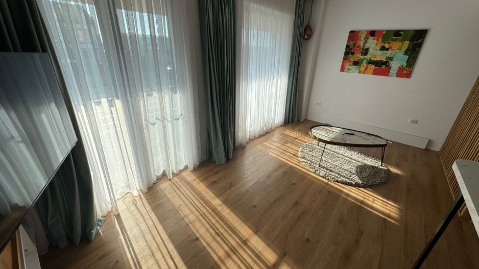 Apartament LUX 3 camere si CURTE Mega 23 august - Poză 2