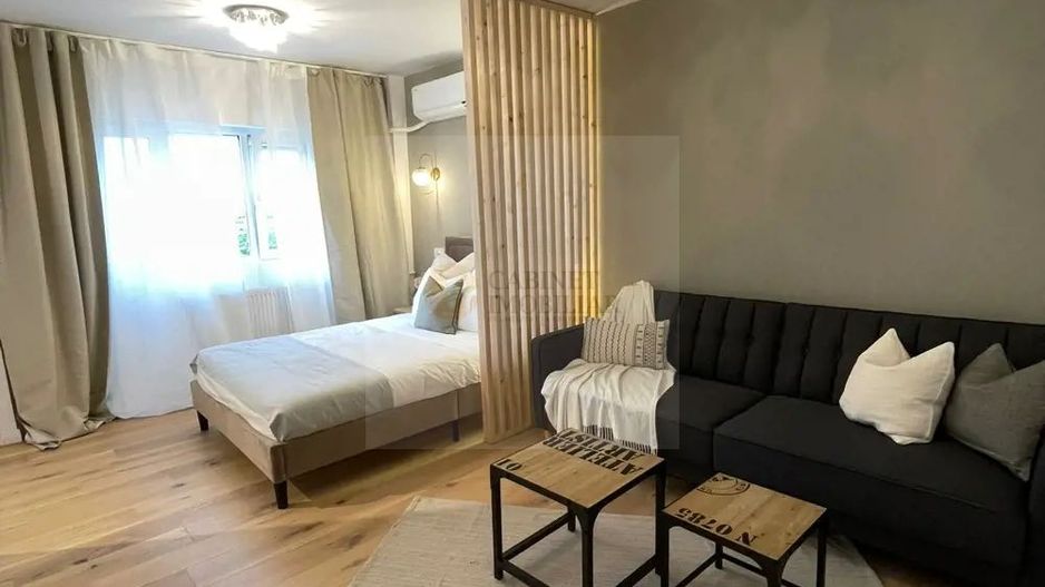 Garsoniera - Blvrd Banu Manta -  Bloc 1981 - Etaj 7/9 - Poză 1