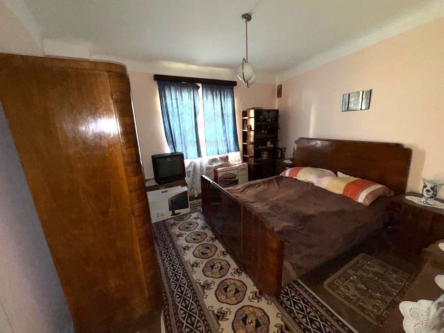 Casă cu arhitectură pragmatică în zona Port - Poză 4