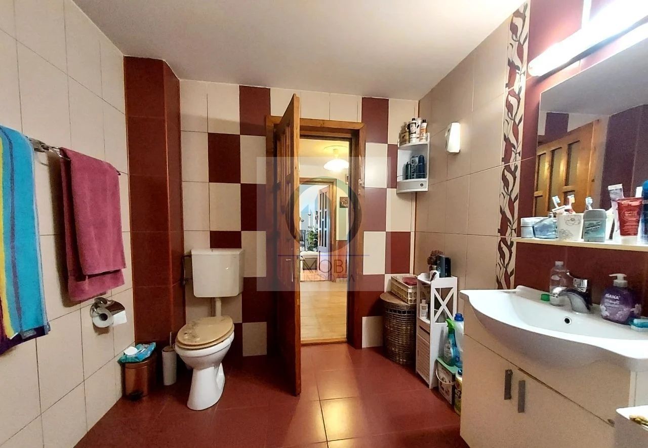 Vila Impresionanta în Deva–Construcție Solida 3 garaje inclus elevator - Poză 11
