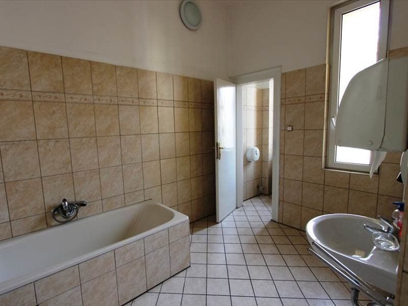 Vila spatioasa pentru birouri in zona centrala - Poză 12