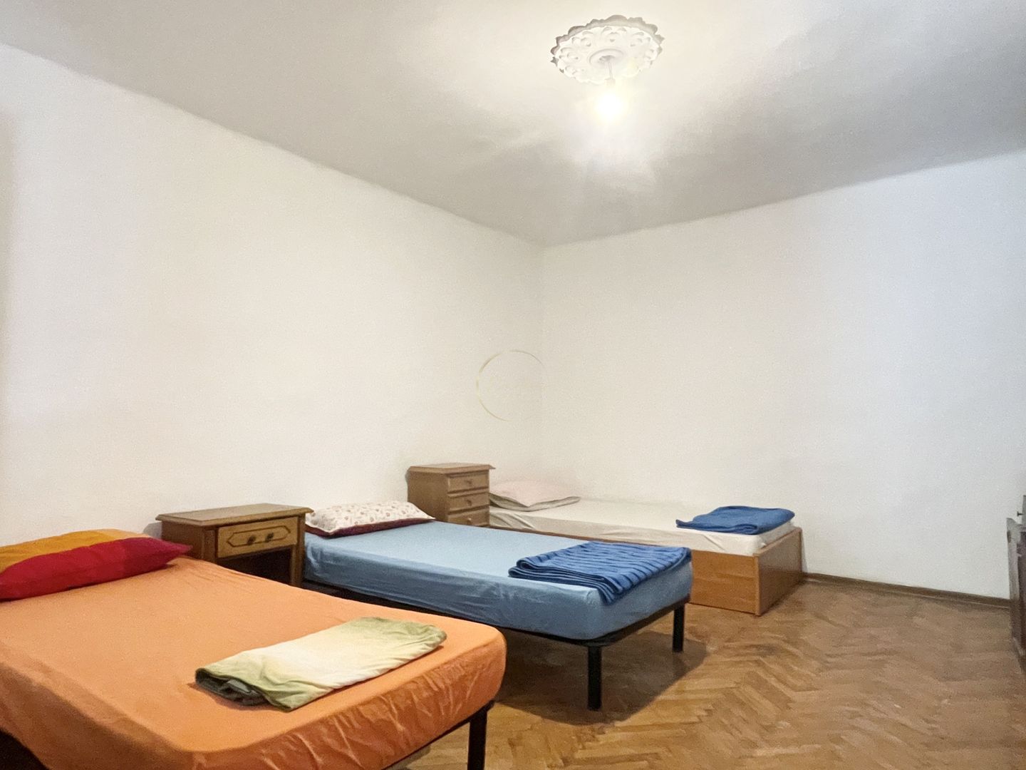 Casa 2 camere - Lipovei | centrala proprie | PENTRU FIRME/MUNCITORI/STRAINI - Poză 3