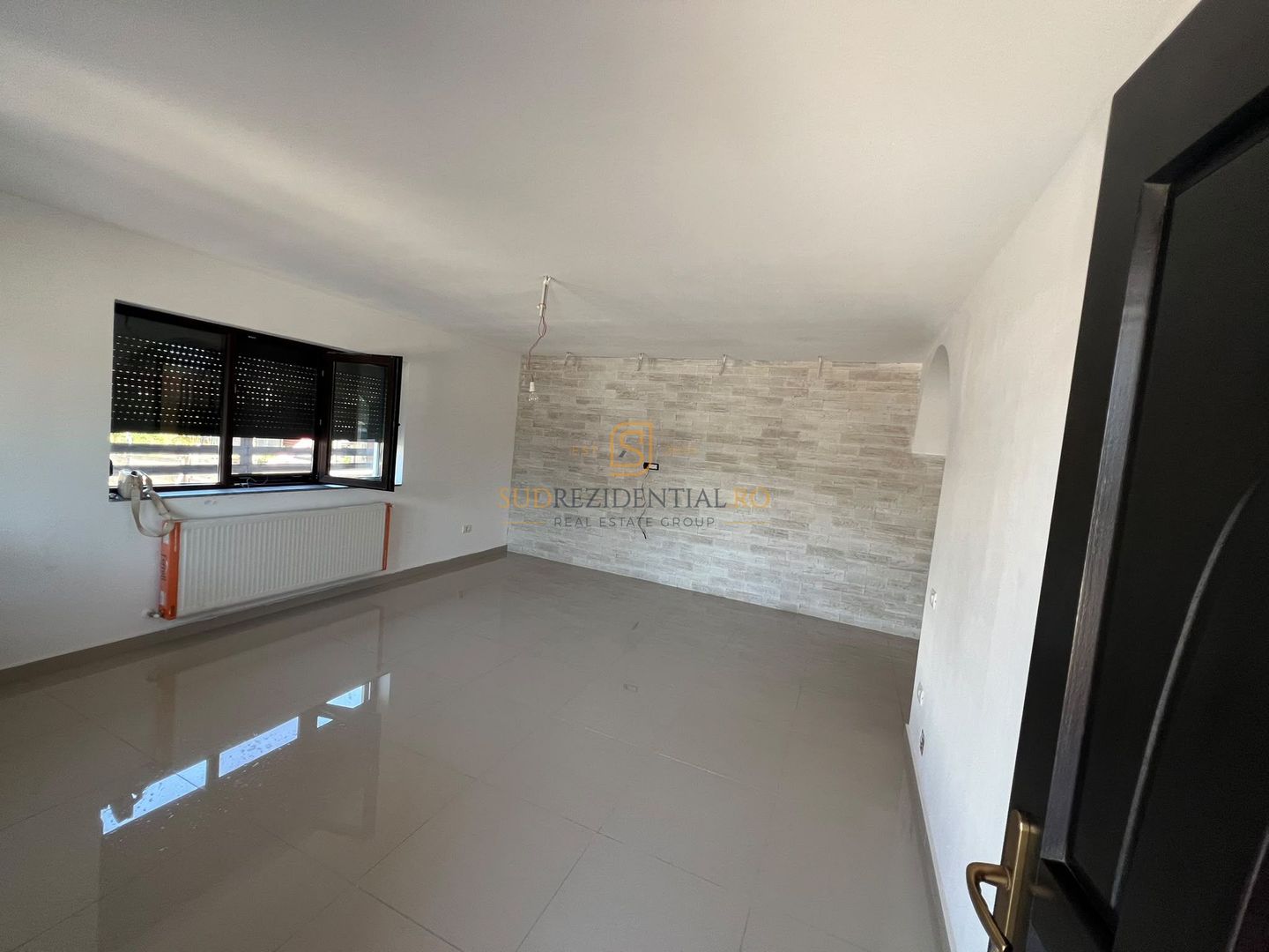 Vila individuala cu 7 camere, 5 dormitoare, teren 363 mp-Com. Berceni - Poză 9