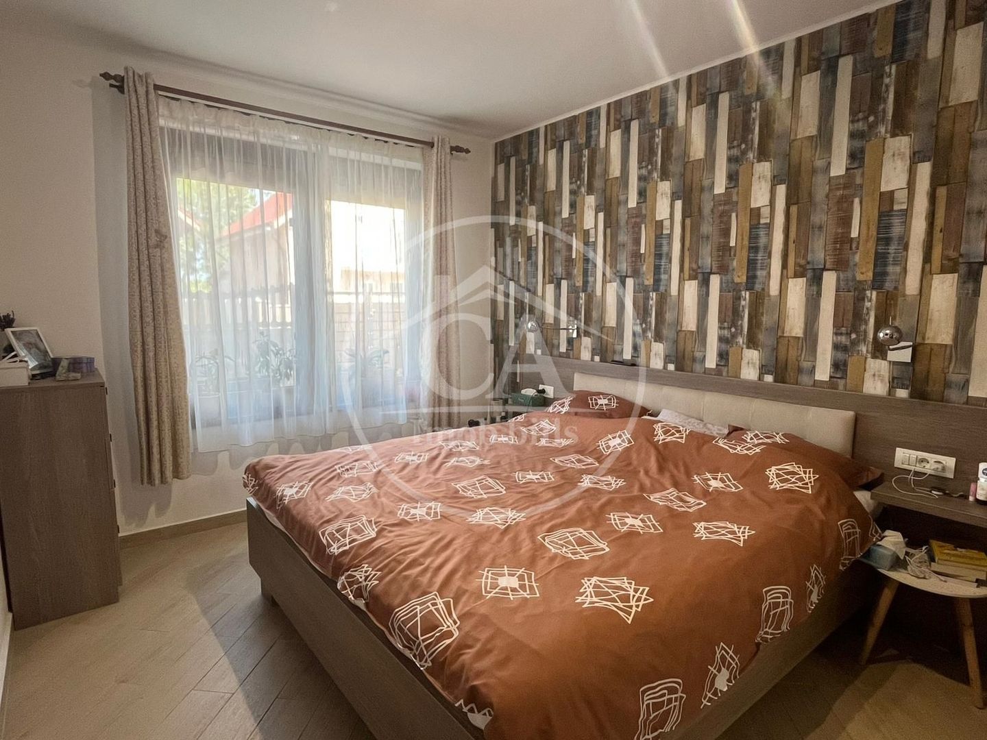 Casă P+subpantă cu 4 camere de vânzare în Cartierul Tineretului,Oradea - Poză 3