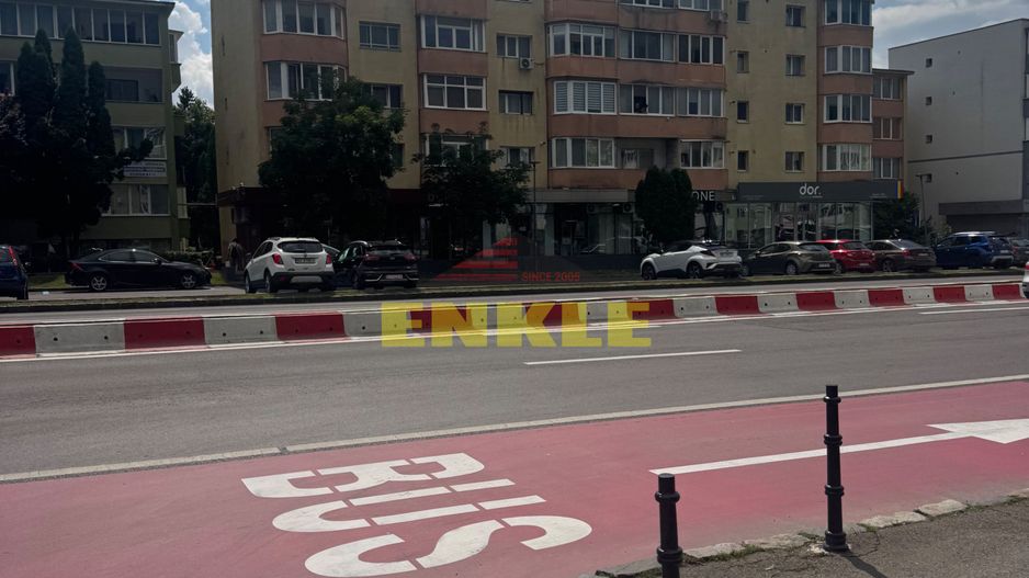 Vand spatiu comercial Brasov ,str.Jupiter, 48mp pret negociabil! - Poză 1