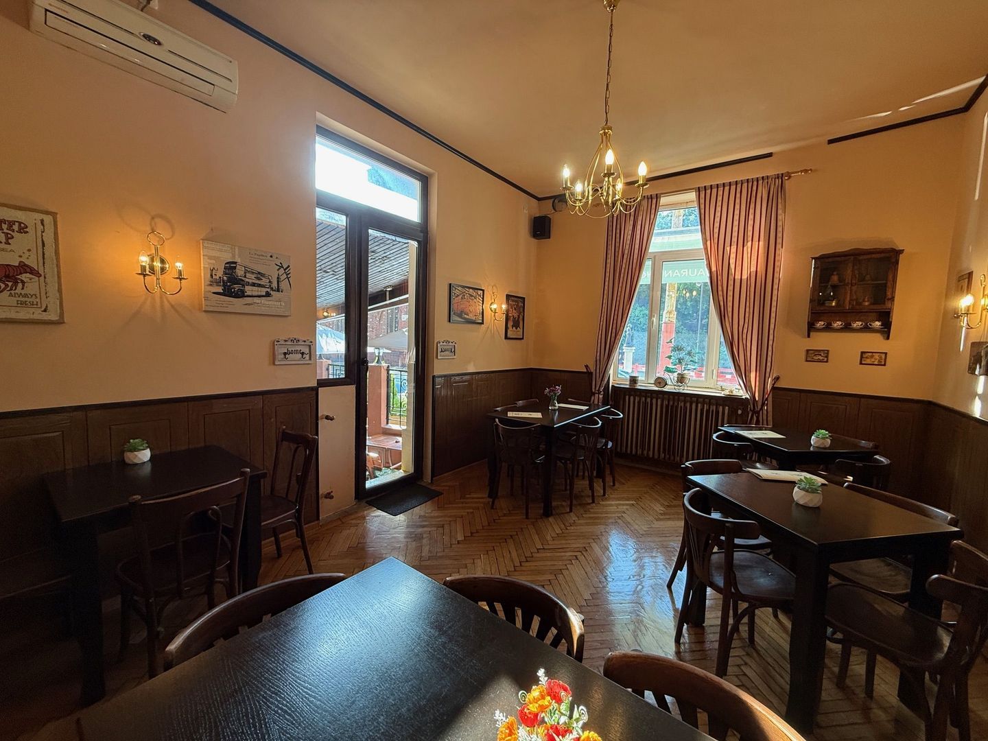 VILA LOCATIE UNICA GRADINA ICOANEI - Poză 4