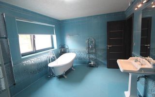 Casă / Vilă cu 7 camere în zona Lipovei - Poză 13