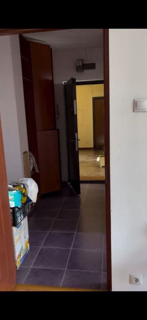 Garsoniera spatioasa, decomandata, 300 m metrou Dristor, investitie, bloc solid - Poză 2