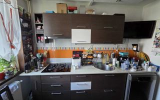 Vanzare Apartament 4 camere, 2 băi, balcon mare, centrala, boxa – Drumul Taberei - Poză 4