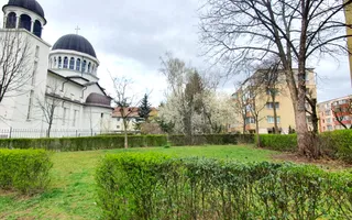 Apartament luminos cu vedere spre biserică, într-un cartier verde și liniștit. - Poză 26