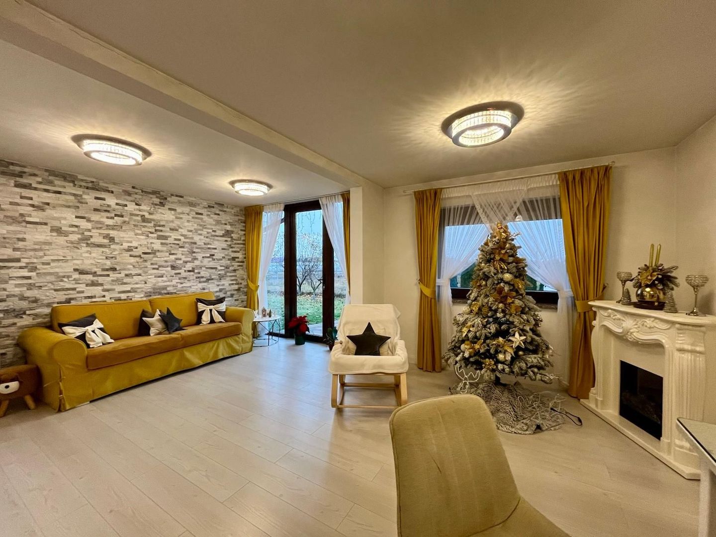 CASA COMPLET UTILATA SI MOBILATA MODERN CU GRADINA | 1100 MP |MARGINEA - Poză 1