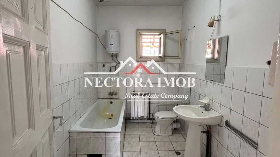 NECTORA IMOB-Casa 4 camere, 3 garaje, 200 mp,Str. C-tin Tanase,Central - Poză 11