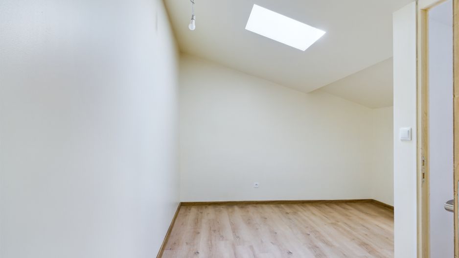 Casă cu 4 camere, renovată, în zona Gării de Nord - Poză 12
