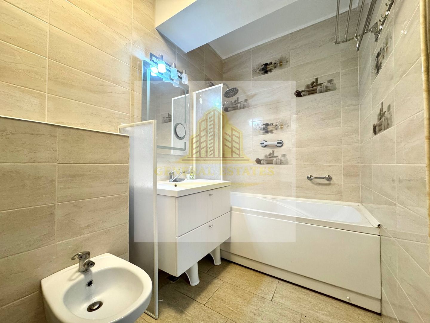 Vânzare apartament cu 2 camere, 67 m.p. - Complexul Royal Town. - Poză 13