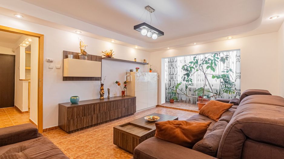 Apartament 4 camere suprafata mare zona Scriitorilor Brasov - Poză 1