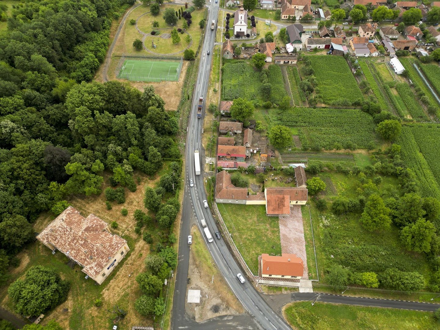 Teren şi casă în Odvoş - Poză 4