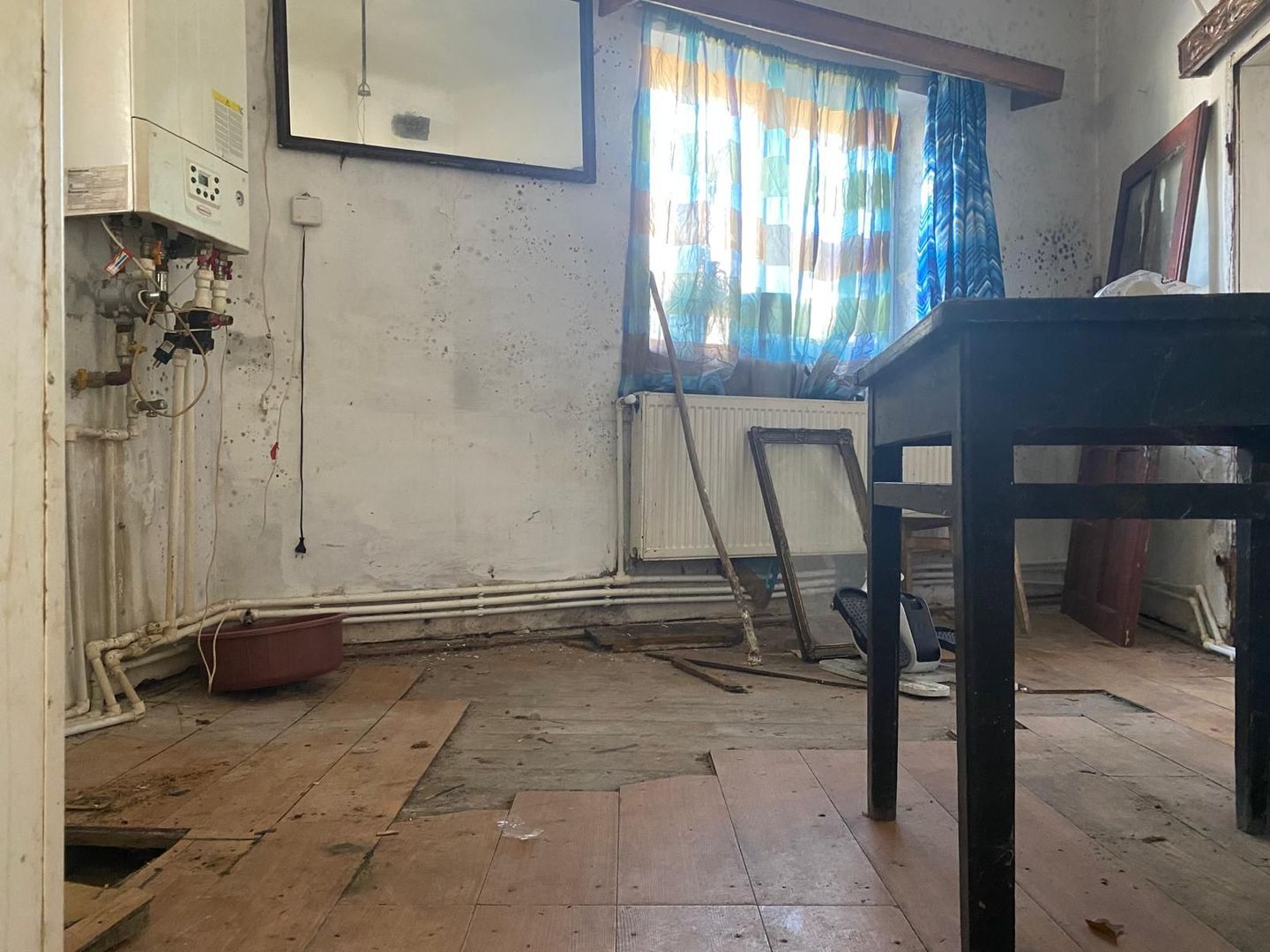 Vanzare casă bine poziționată – Târgoviște, strada Berzei - Poză 9