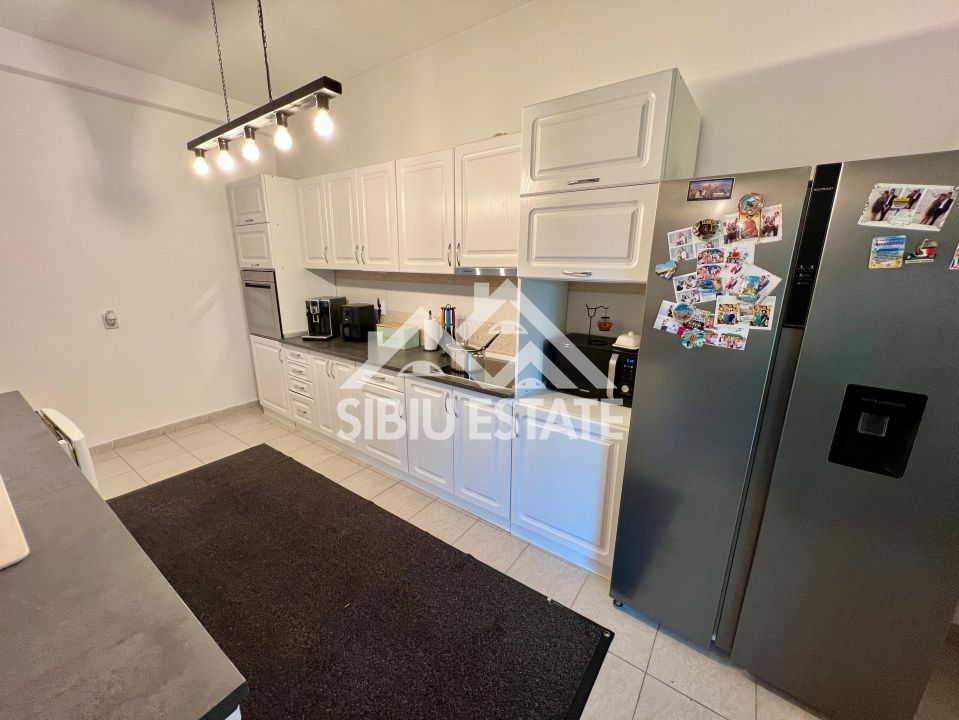 Casa moderna, spațioasa, curte generoasa pe un nivel în Sura Mare - Poză 6