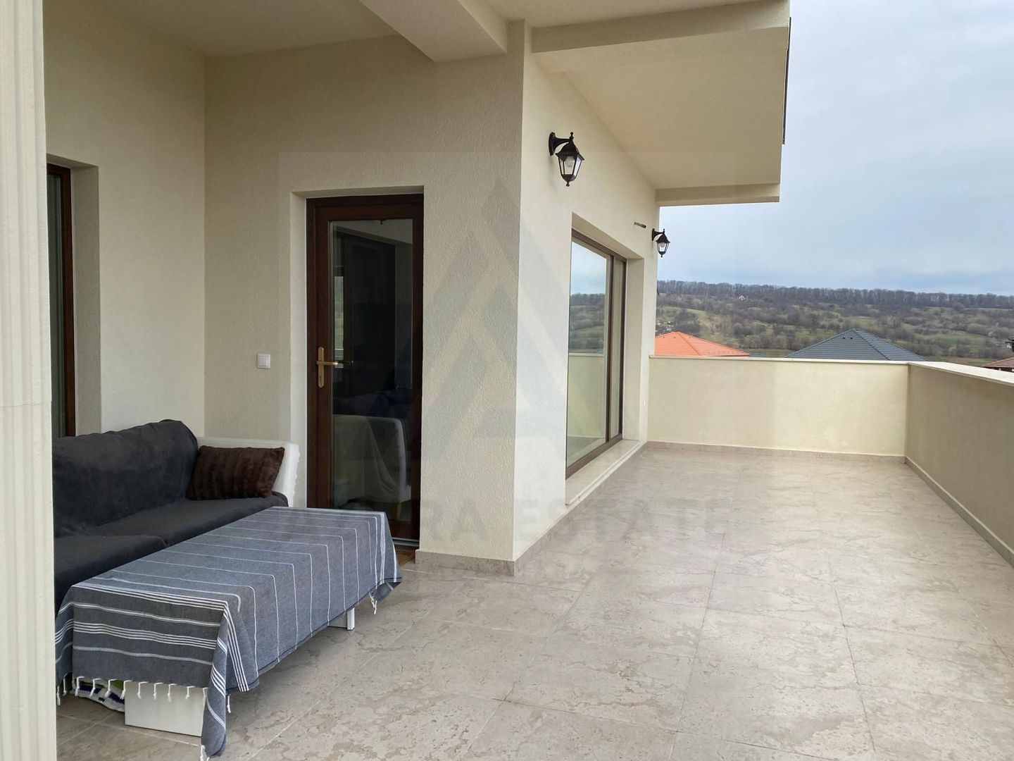 Casa ultrafinisata 199 mp utili garaj si teren 410 mp in Cisnadioara - Poză 9