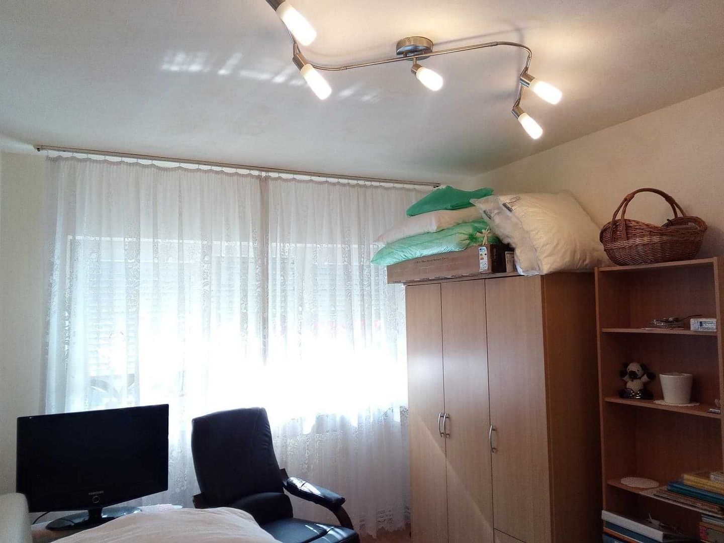 Vand Apartament cu 2 camere, str.Prahova, zona Spitalul Jud.I. - Poză 6