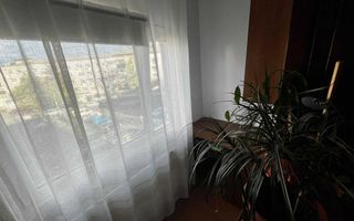 Închiriez apartament 2 camere. - Poză 1