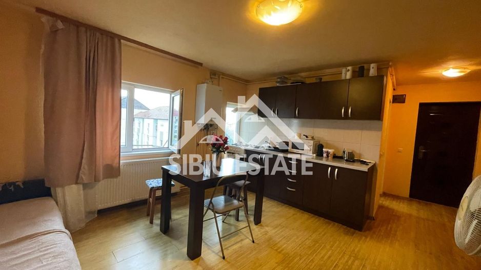 Apartament luminos cu 2 camere, la mansardă, în zonă căutată - Poză 8