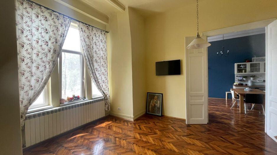 Apartament premium lângă Universitatea din Oradea | Vedere spre parc - Poză 2