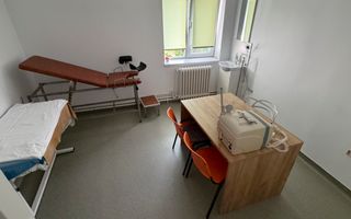 100mp utili; 5 încăperi, pentru activități medicale. - Poză 14