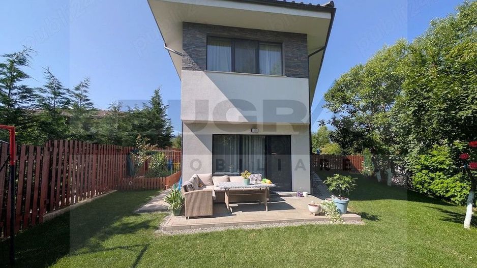 Duplex la cheie, 4 camere,137 mp+258 mp teren, parcare, zona Macesului - Poză 2