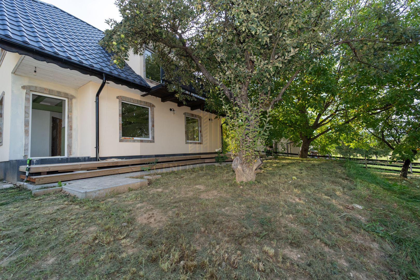 Casa de vacanță din Tohănița – locul unde muntele întâlnește liniștea - Poză 23