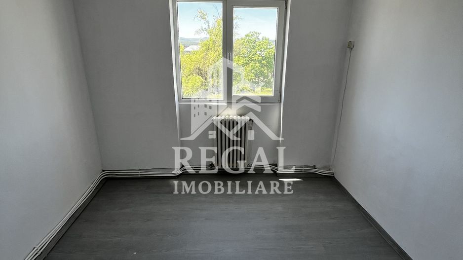 Apartament 2 camere decomandat – Micro 7 | Etaj 2 | Balcon | Panoramă - Poză 1