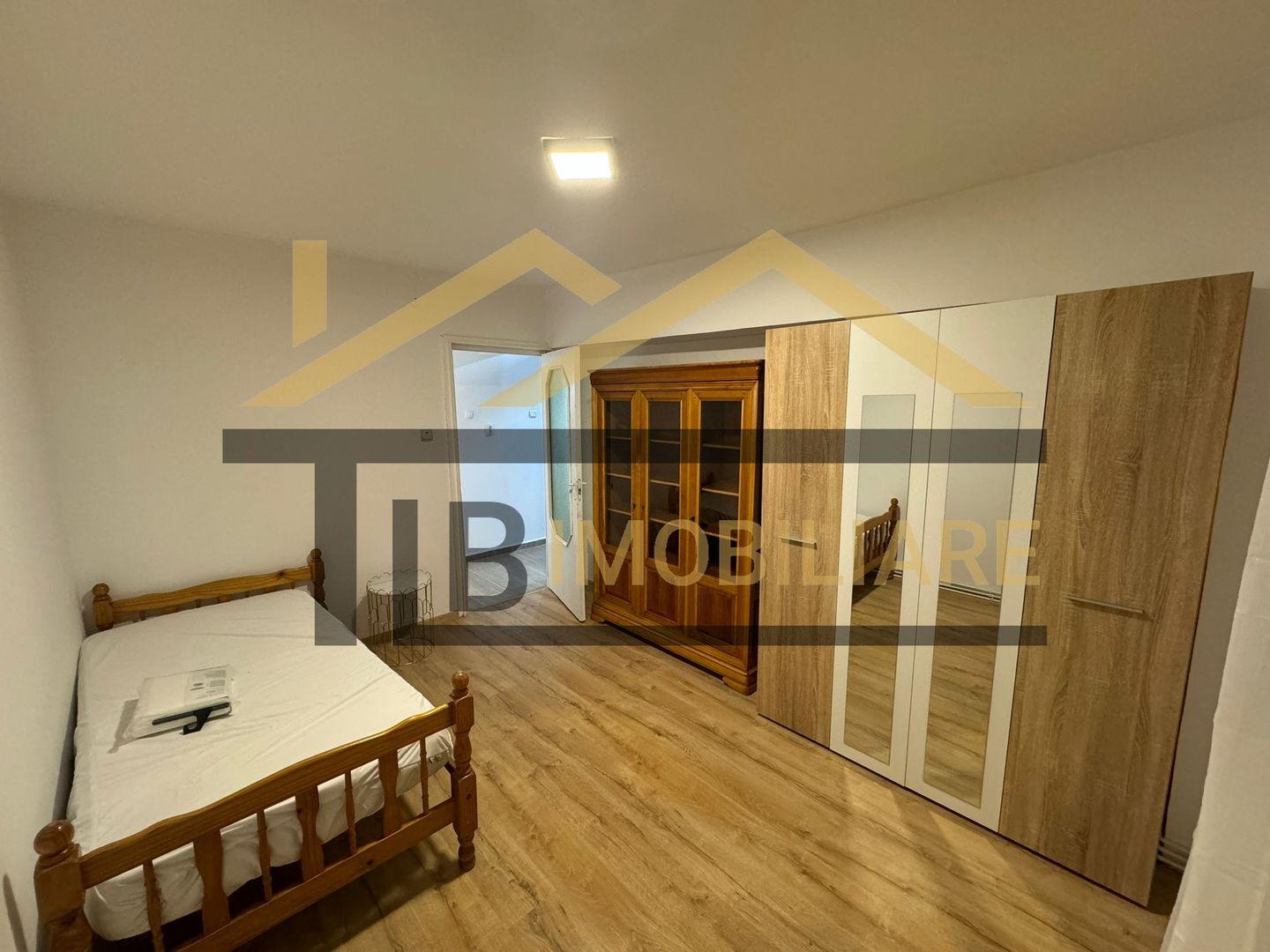 Apartament de 2 camere, 60 mp, decomandat, Zona 7 Noiembrie - Poză 3