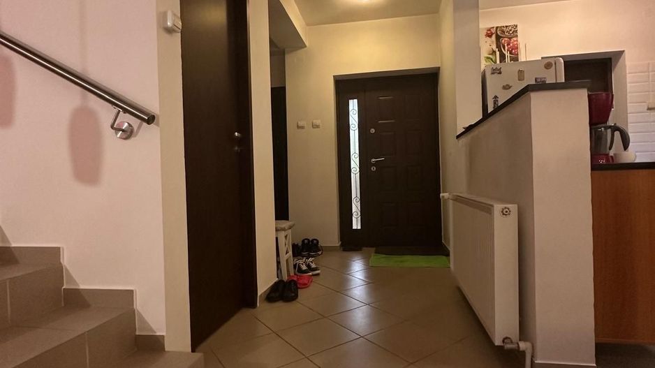 Casă individuală P+1E, construită în 2013–zonă liniștită, exclusiv de case - Poză 19